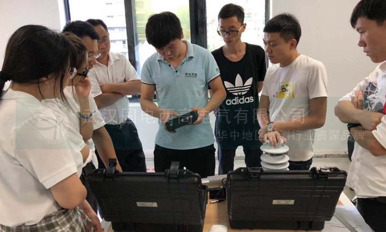 国电西高前往海南电科院调试探伤仪